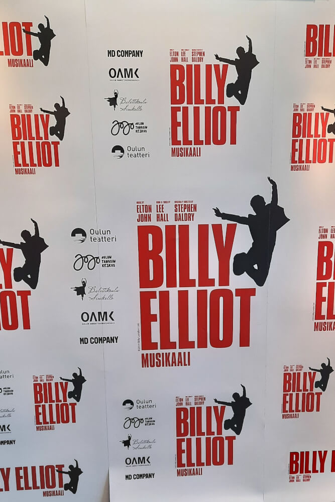 Fotowand für das Musical Billy Elliot im Theater von Oulu