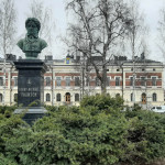Statue des Dichters und Schriftstellers Franzén in Oulu